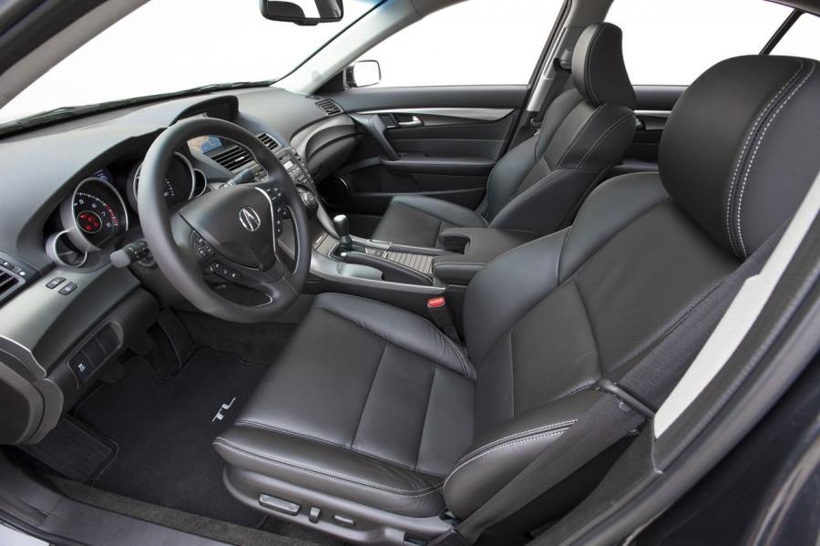 Интерьер Acura TL 2014 года  (фото 11 из 35)